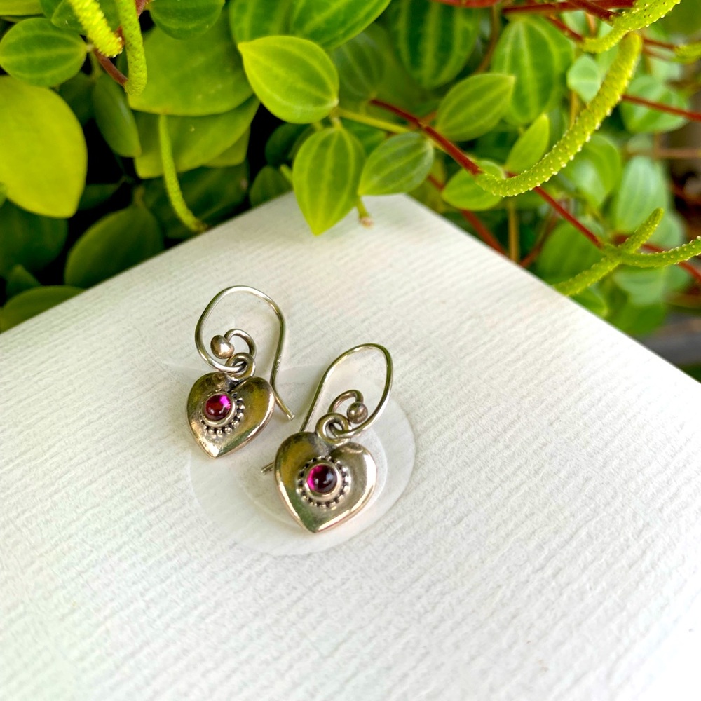 Vintage Pandora Treasured Hearts Rhodolite compose earrings